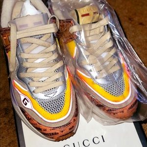 Women Gucci shoes size 7, never been worn.